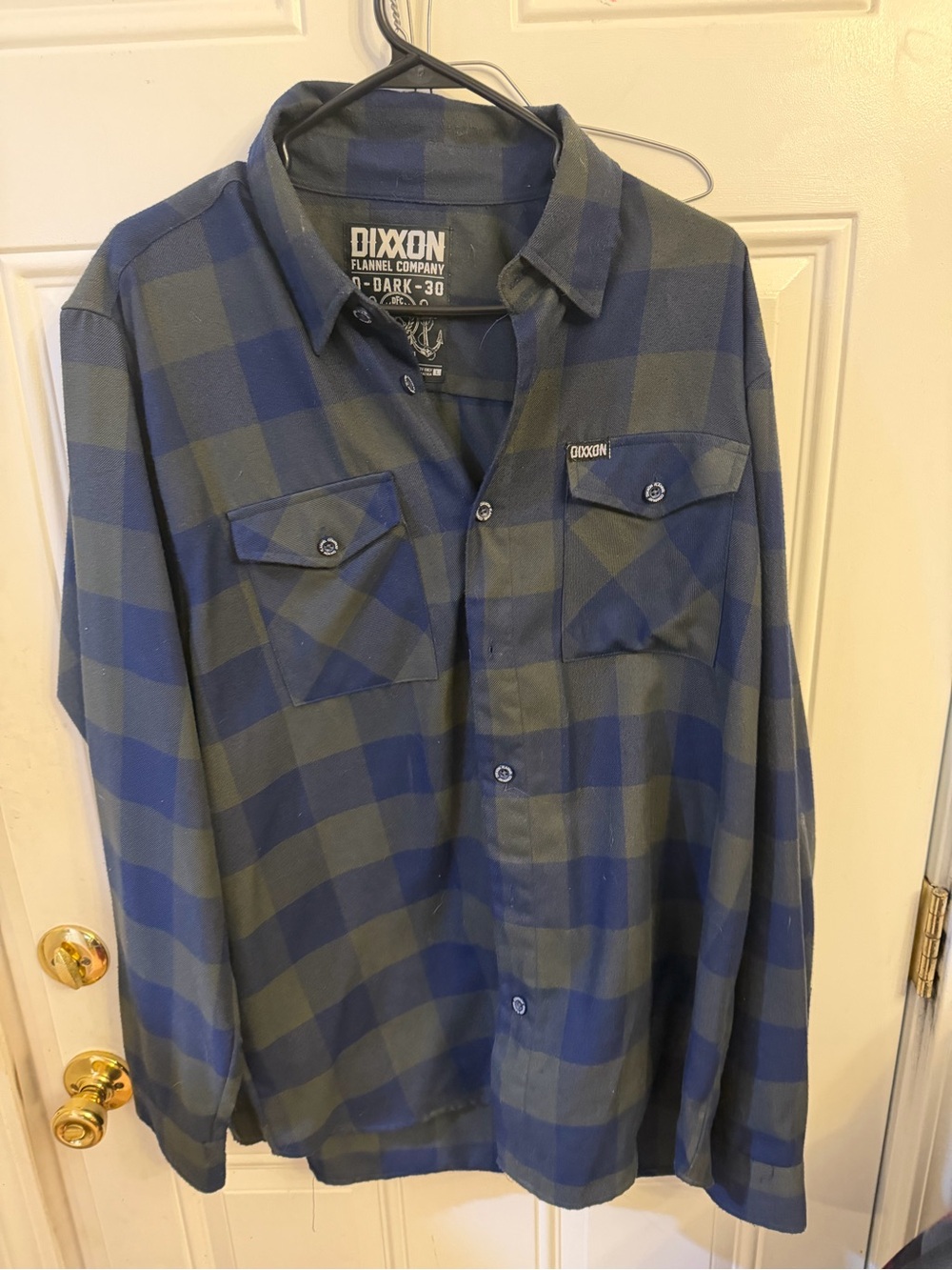 DIXXON Men's Blue and Gray Plaid Button-Down Flannel Shirt